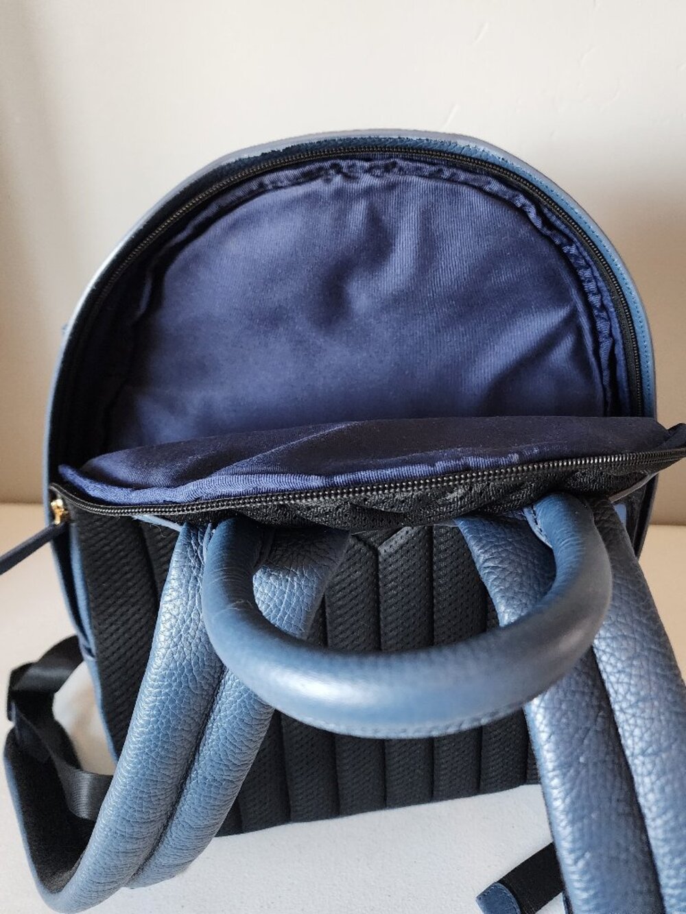 Maison de Sabre Backpack "LIKE NEW" - Picture 8 of 16